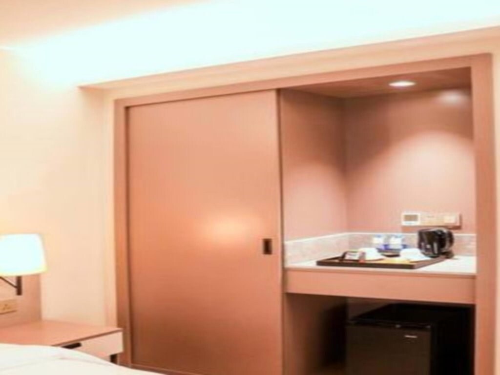 Уси: Home Inn (Wuxi Babaiban Nanchan Temple Metro Station)