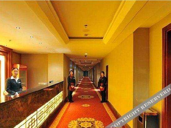 Шанграо: Wuyuan Scenic Hotel