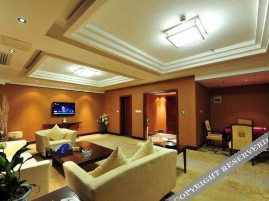 Шанграо: Wuyuan Scenic Hotel