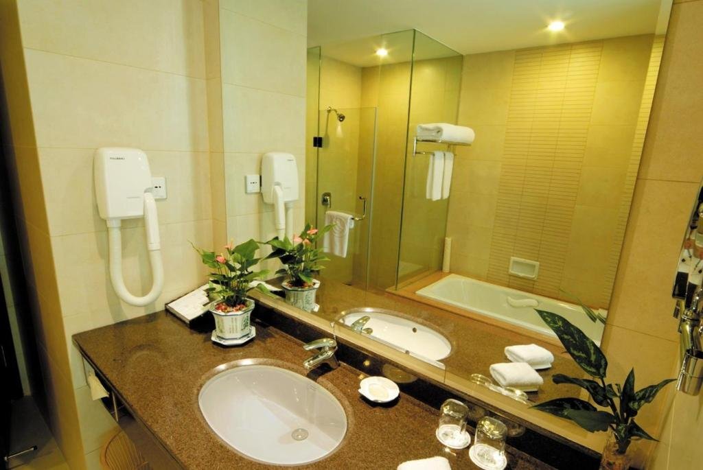 Янгиианг: East Lake International Hotel