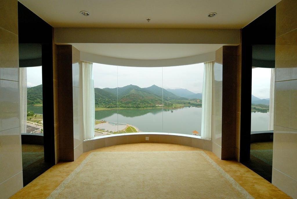 Янгиианг: East Lake International Hotel