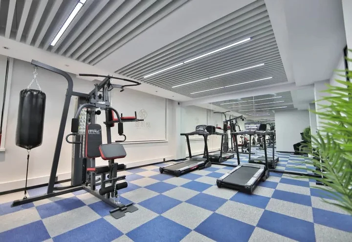 Яньцзи: Holiday Inn Golden Hyatt (Yanji Yanbian University Department Store)