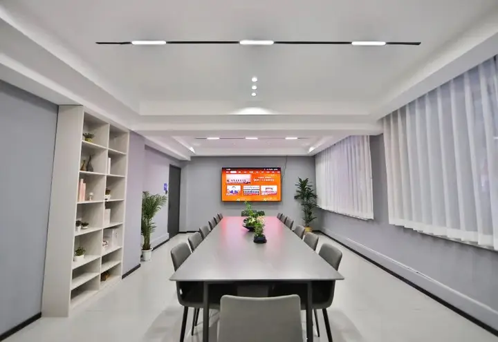 Яньцзи: Holiday Inn Golden Hyatt (Yanji Yanbian University Department Store)