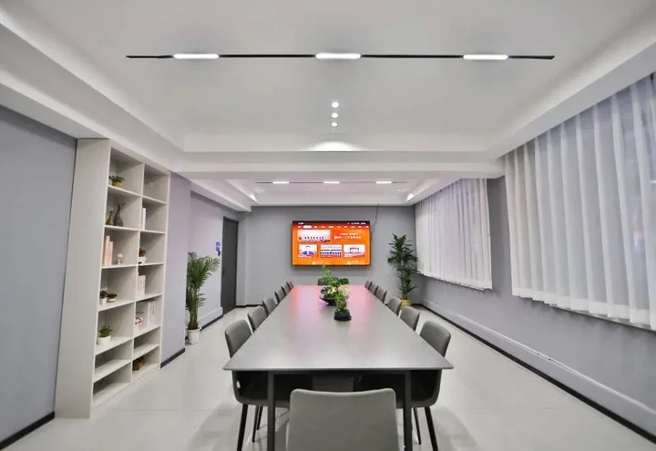 Яньцзи: Holiday Inn Golden Hyatt (Yanji Yanbian University Department Store)