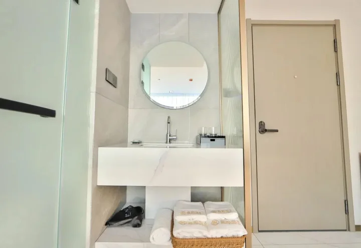 Яньцзи: Holiday Inn Golden Hyatt (Yanji Yanbian University Department Store)