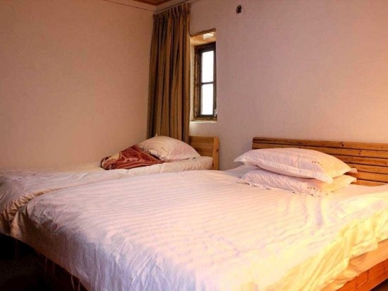 Лунъянь: Yuanlouyuan Inn