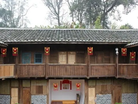 Лунъянь: Yuanlouyuan Inn