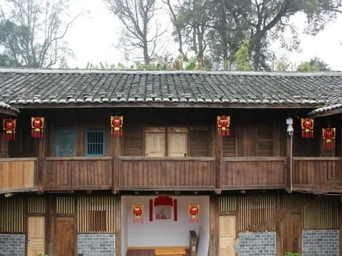Лунъянь: Yuanlouyuan Inn