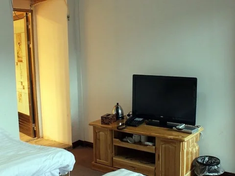 Лунъянь: Yuanlouyuan Inn