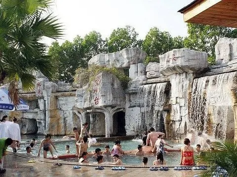 Юньфу: Golden Shuitai Hot Spring