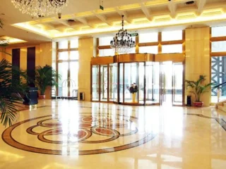 Лянфан: Bazhou Media Hot Spring Hotel