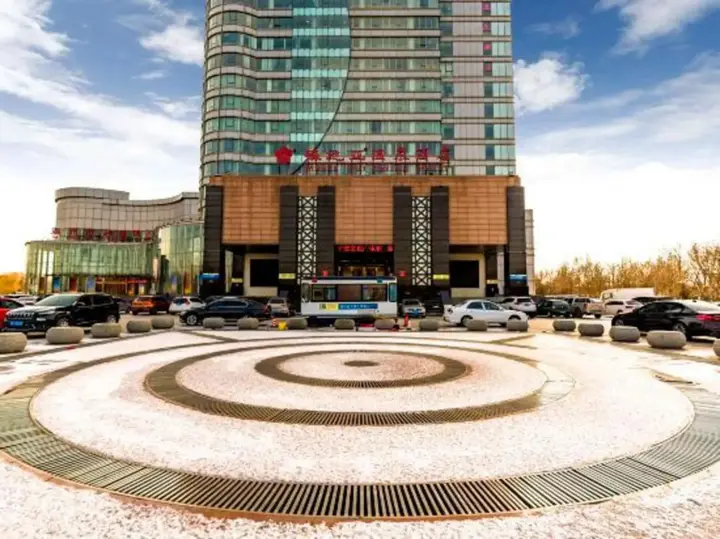 Лянфан: Bazhou Media Hot Spring Hotel