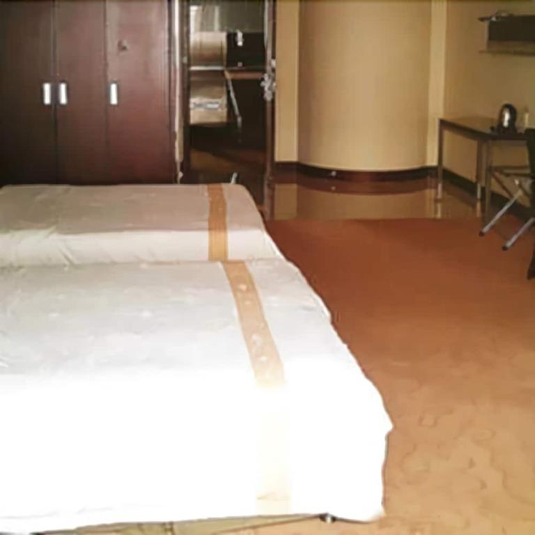 Бенгбу: New Century Hotel