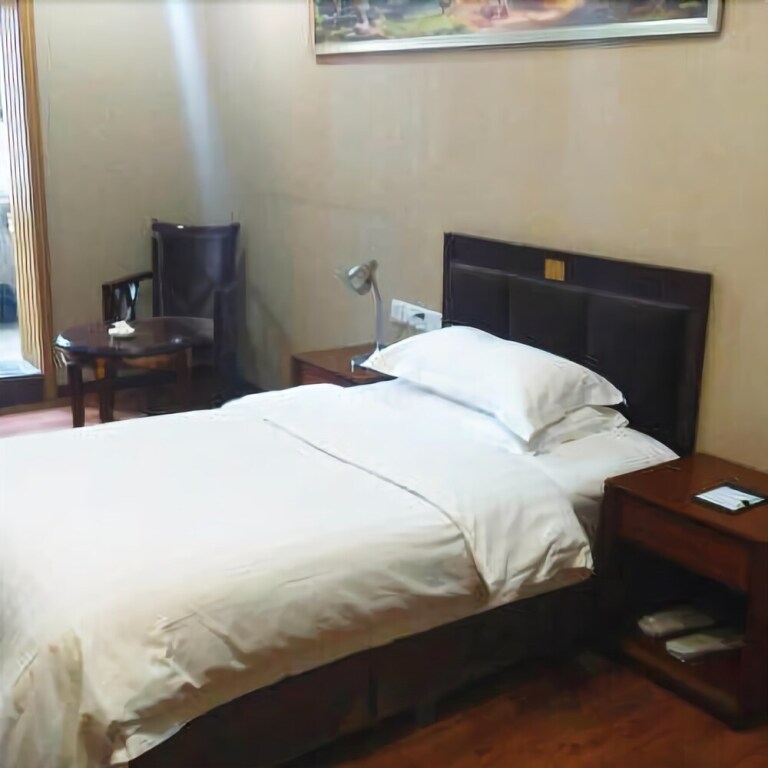 Дэян: Tianyun Hotel
