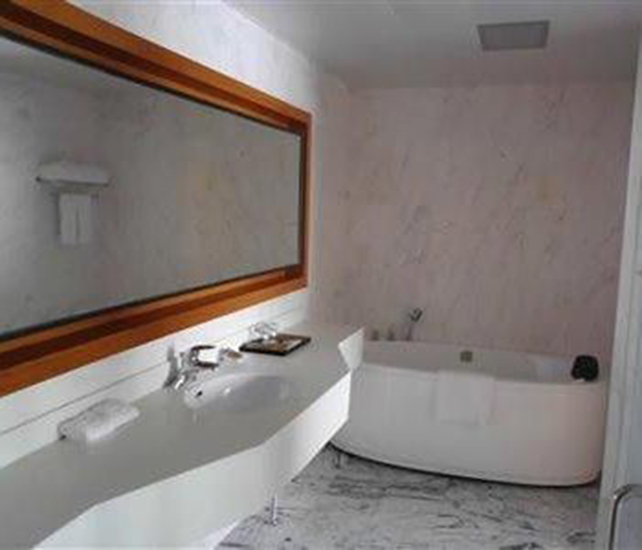 Наньтун: Lejia Hotel