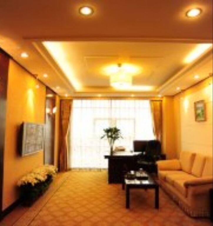 Циндао: Fusheng Airport Hotel