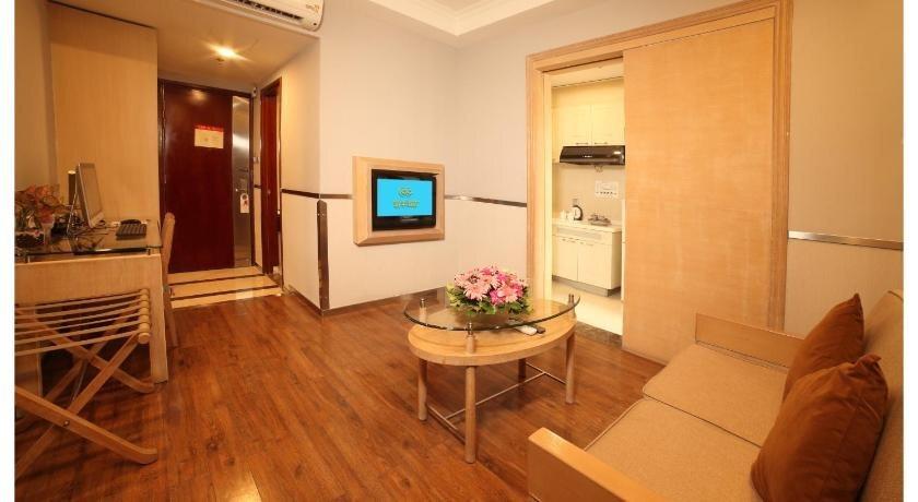Шэньчжэнь: New Year Hotel