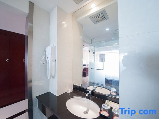 Яньчэн: Sheyang Huaju Hotel Yancheng
