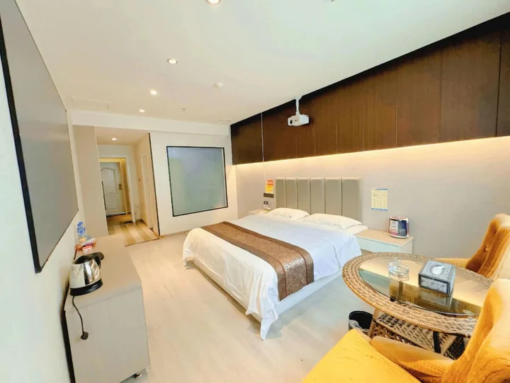 Тунжень: Qisheng Express Hotel