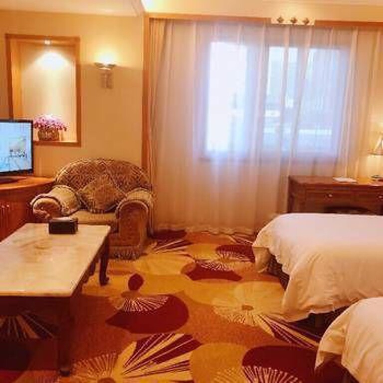 Тяньшуй: Golden Sun Hotel