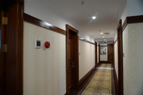 Цзинхун: Dalian Hotel - Xishuangbanna