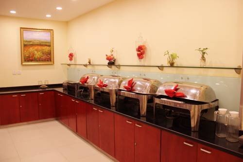 Чжэнчжоу: LE JU Hotel (Zhengzhou Zhongzhou Avenue Zhongyuan International Exhibition Center)