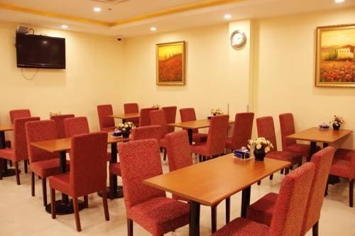 Чжэнчжоу: LE JU Hotel (Zhengzhou Zhongzhou Avenue Zhongyuan International Exhibition Center)