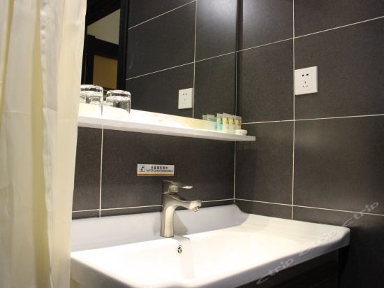 Шэньян: Super 8 Hotel Shenyang Railway Station Tai Yuan Jie