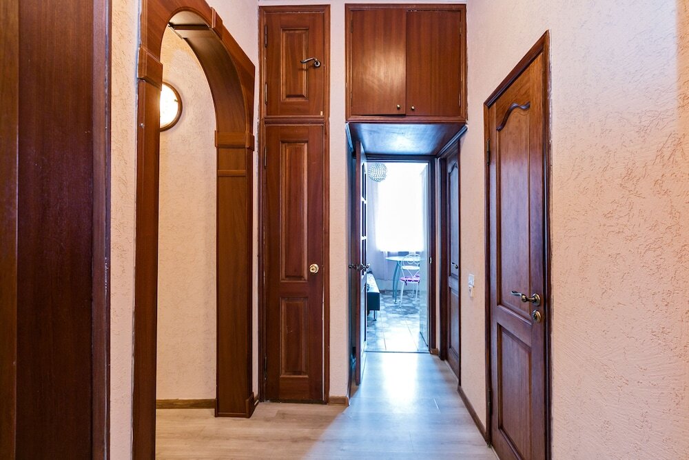 MaxRealty24 Земляной Вал — фото 1