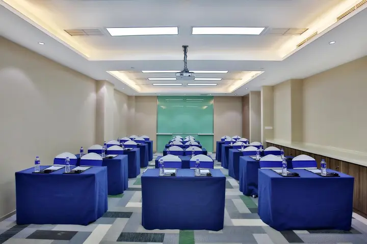 Лянфан: Отель Holiday Inn Express Langfang Park View