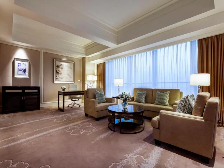 Наньнин: Ming Du Lakeside Hotel Nanning