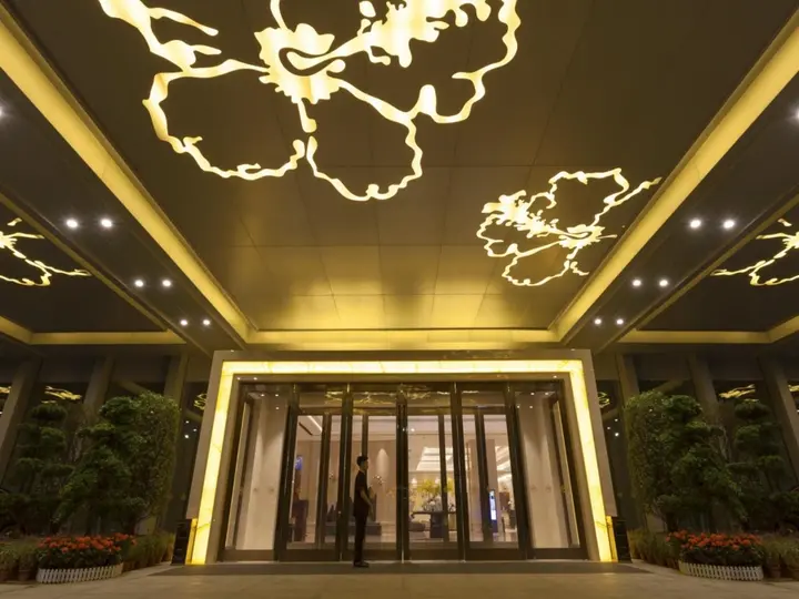 Наньнин: Ming Du Lakeside Hotel Nanning