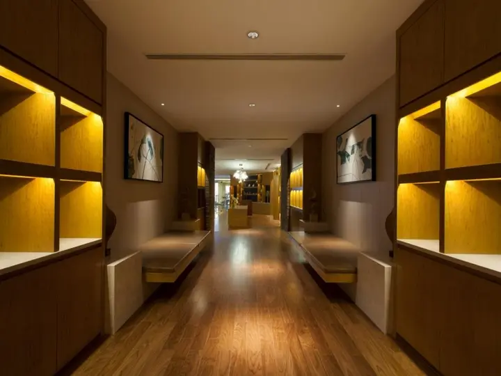 Наньнин: Ming Du Lakeside Hotel Nanning