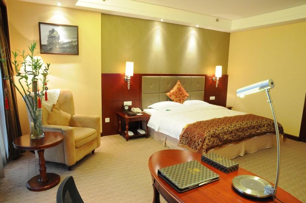 Йиян: Yiyang Huatian Hotel