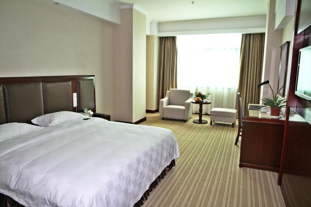 Йиян: Yiyang Huatian Hotel