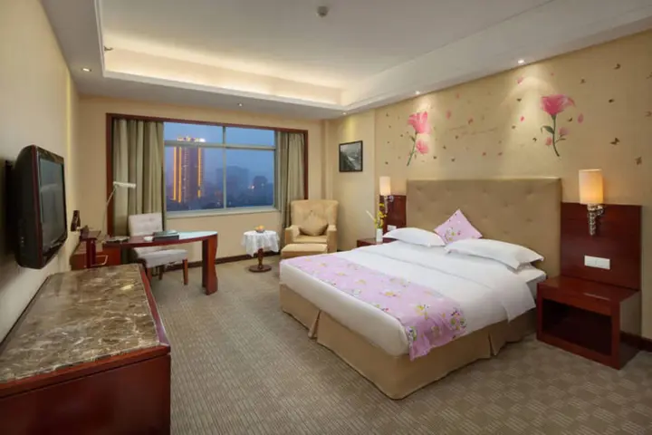Йиян: Yiyang Huatian Hotel
