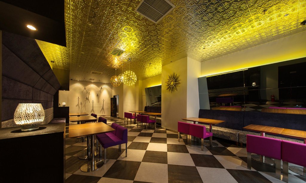 Циндао: Orange Hotel Select Qingdao Wusi Square