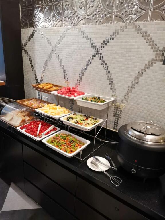 Циндао: Orange Hotel Select Qingdao Wusi Square