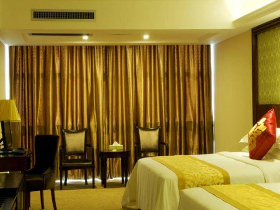 Гуйлинь: Vienna Hotel Guangxi Guilin Railway Station Vientiane City