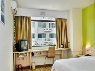 Харбин: 7 Days Inn Harbin Railway Station Zhanqian Square Branch