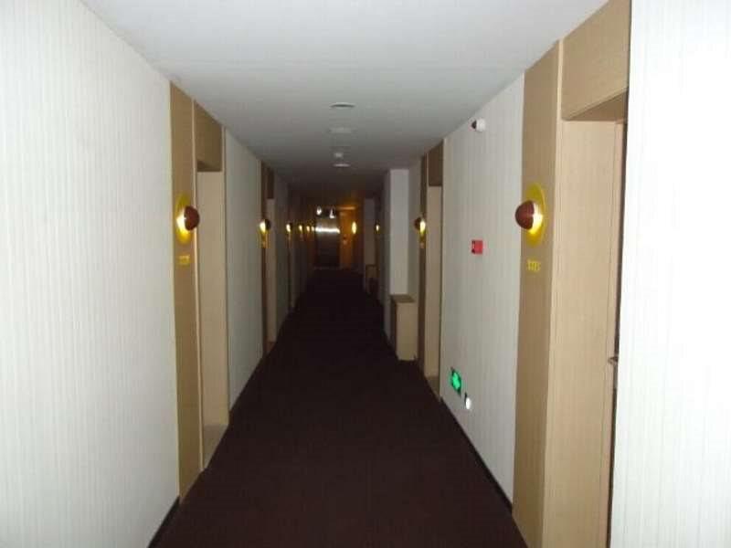 Цзиньчжун: IU Hotel JInzhong Jiexiu Railway Station Branch