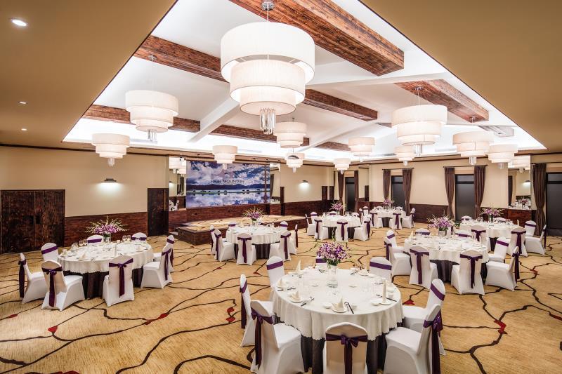 Шангри-Ла: High Mountain Resort - Shangri-La