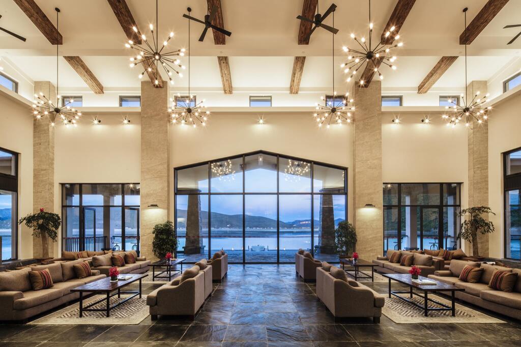 Шангри-Ла: High Mountain Resort - Shangri-La