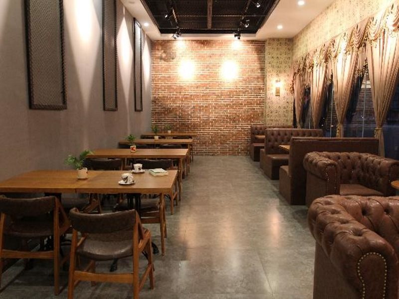 Цзинин: James Joyce Coffetel Qufu Bus Station Branch