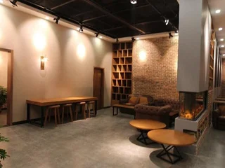 Цзинин: James Joyce Coffetel Qufu Bus Station Branch