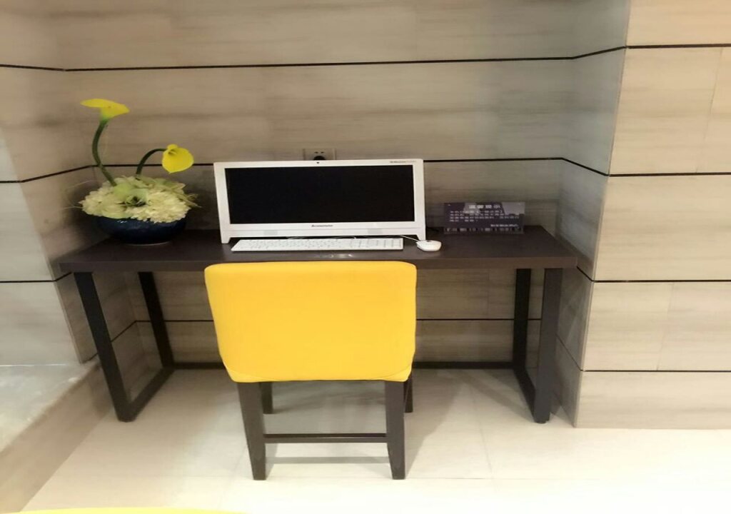 Шэньян: Homeinn Plus Hotel (Shenyang Railway Station East Square Subway Station)