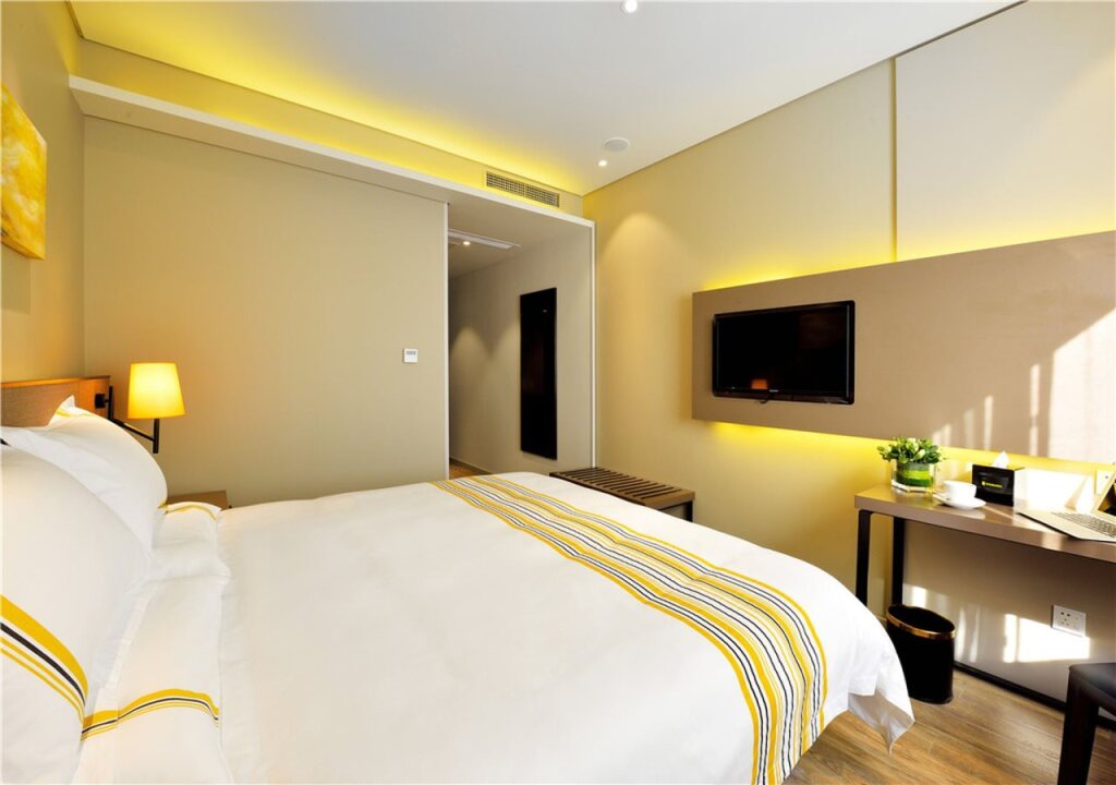 Шэньян: Homeinn Plus Hotel (Shenyang Railway Station East Square Subway Station)