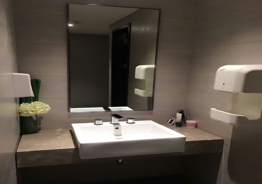 Шэньян: Homeinn Plus Hotel (Shenyang Railway Station East Square Subway Station)