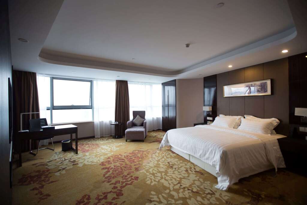 Уху: Ramada Wuhu