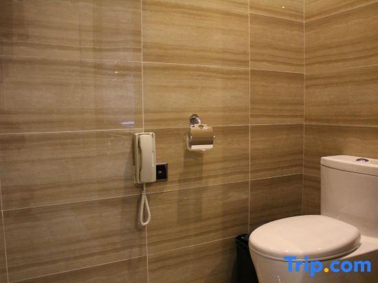 Чжаоцин: Golden Phoenix International Hotel